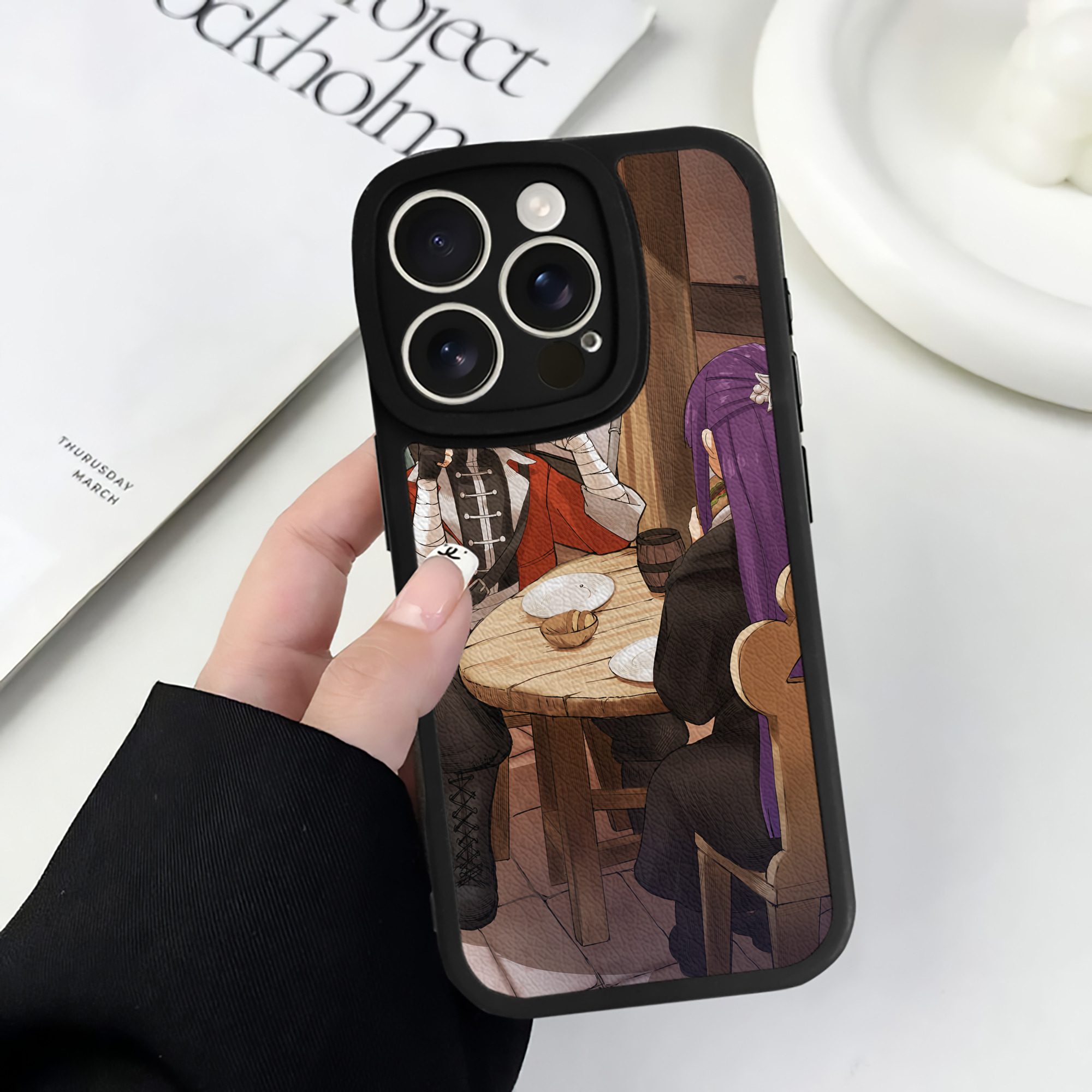 （画像用） 葬送のフリーレン Frieren 【iPhone 16シリーズ対応】シリコンスマホケース（レザー調） 材質：シリコン